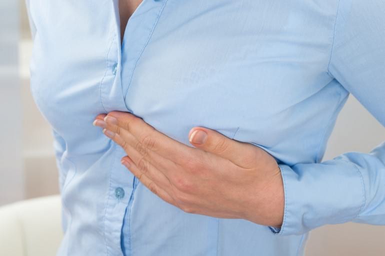10 причин, почему может болеть грудь у женщин