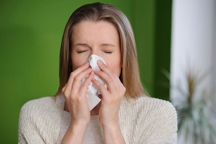 Чем лечить простуду без температуры у взрослых: аптечные препараты