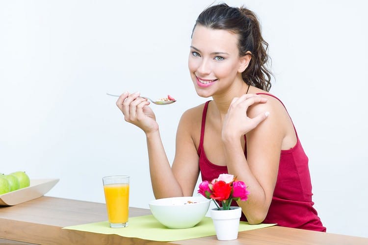 Чем опасна белковая диета для женщин: противопоказания, последствия и отзывы
