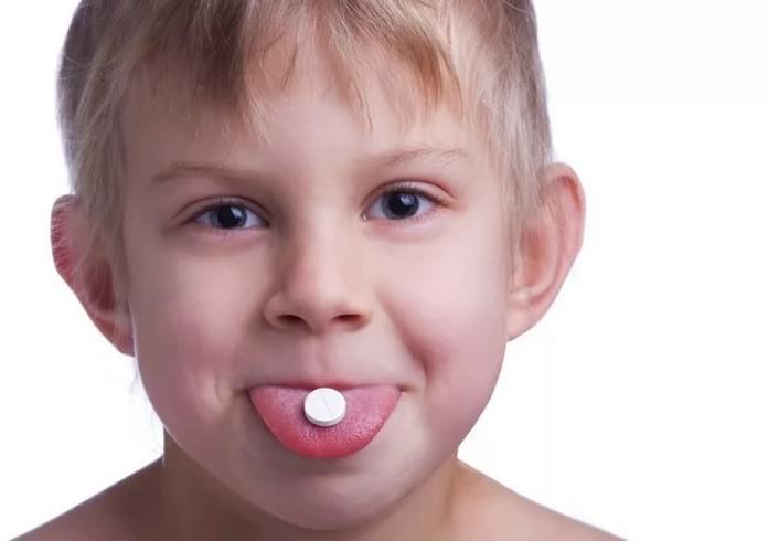 Как дать таблетку ребенку: полезные советы