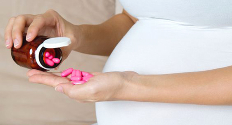 Какую роль играет фолиевая кислота при беременности