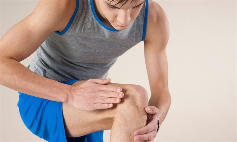 Причины, диагностика и лечение хруста в коленях, питание, упражнения