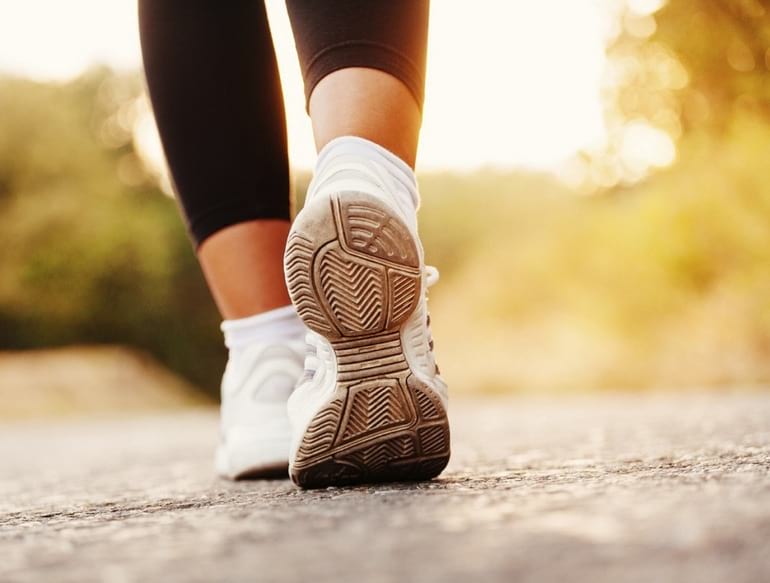 Сколько в день нужно ходить пешком для здоровья и похудения